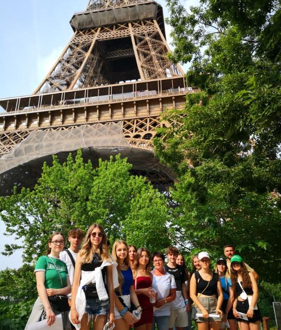 Französischschüler der John-Bühler Realschule genießen Paris